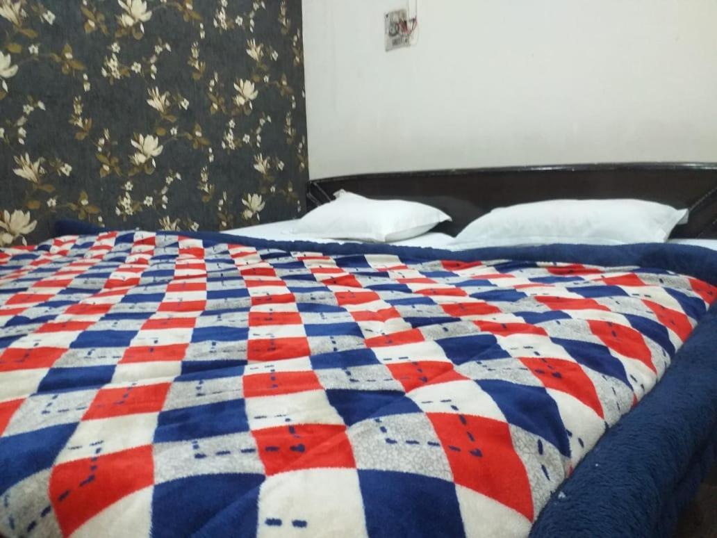 Abhiraj Guest House Mathura Eksteriør billede