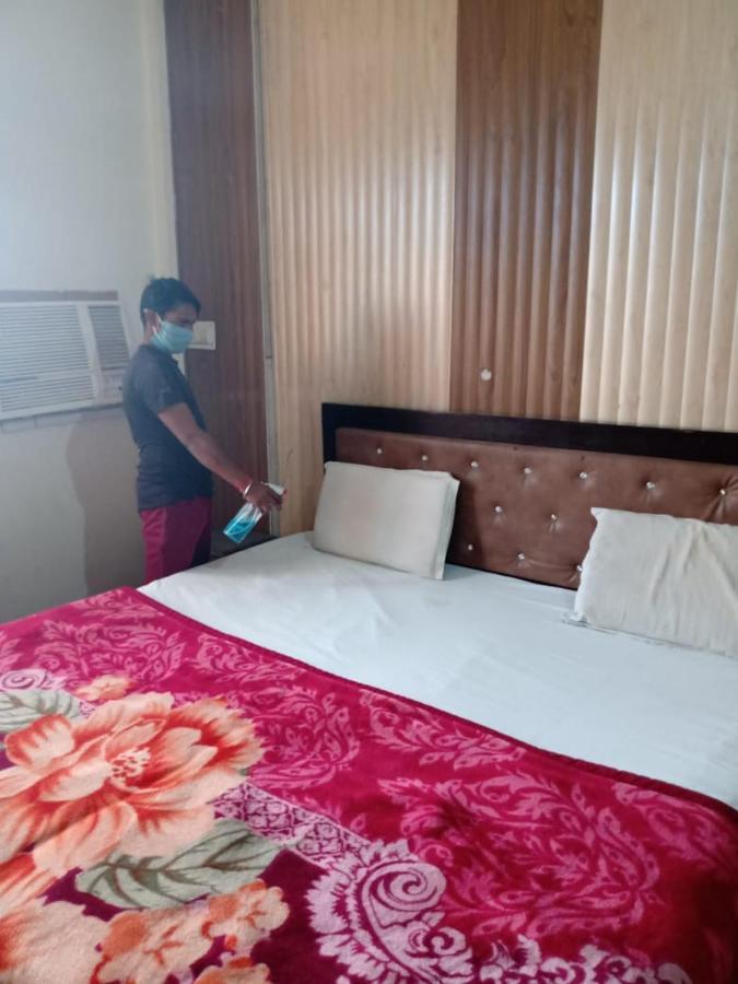 Abhiraj Guest House Mathura Eksteriør billede