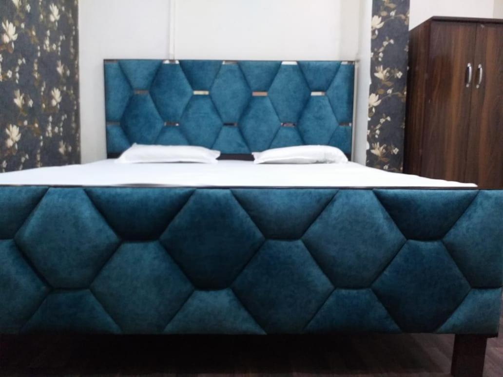 Abhiraj Guest House Mathura Eksteriør billede