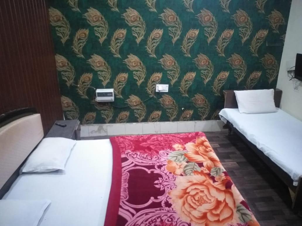 Abhiraj Guest House Mathura Eksteriør billede
