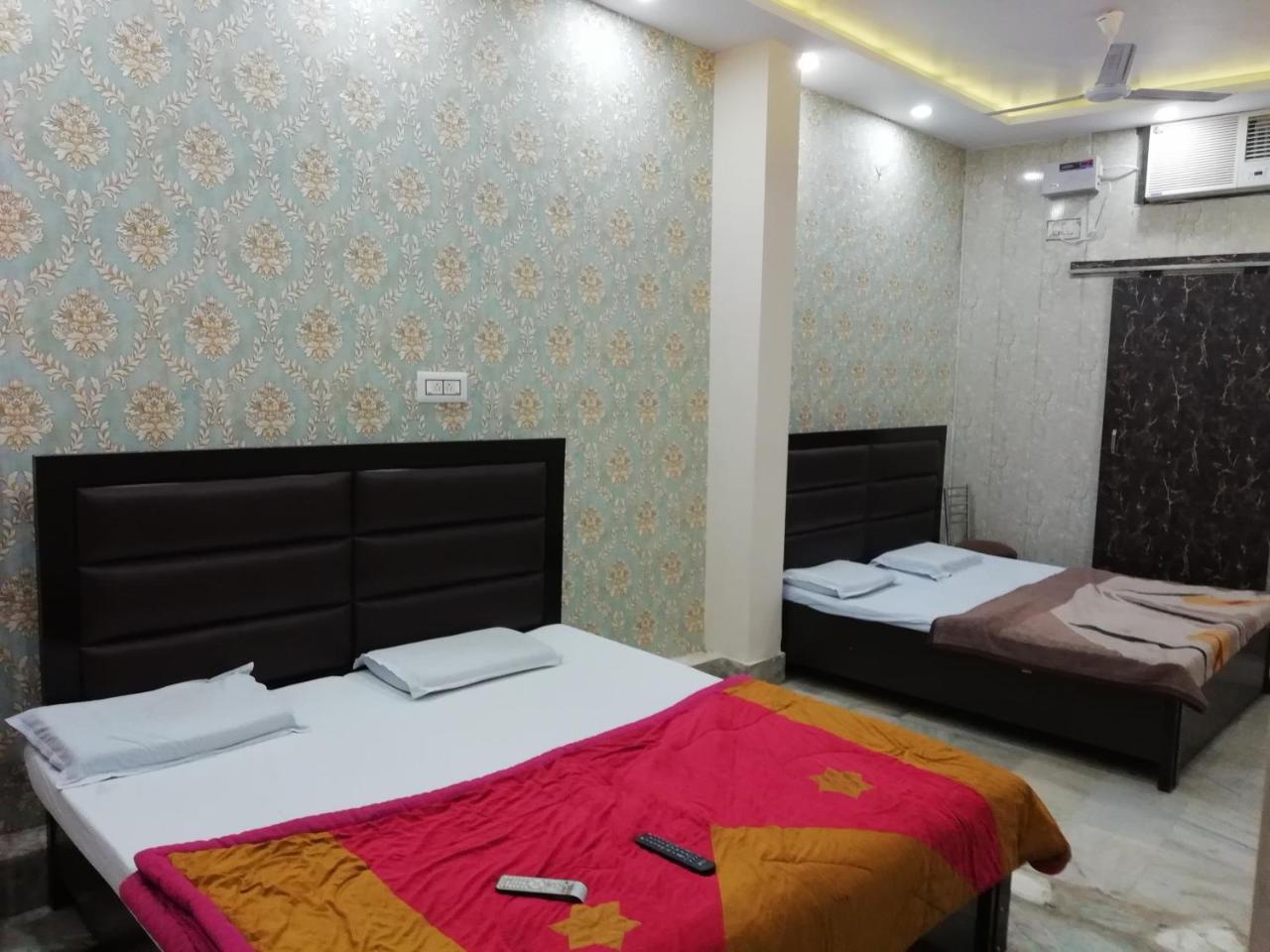 Abhiraj Guest House Mathura Eksteriør billede